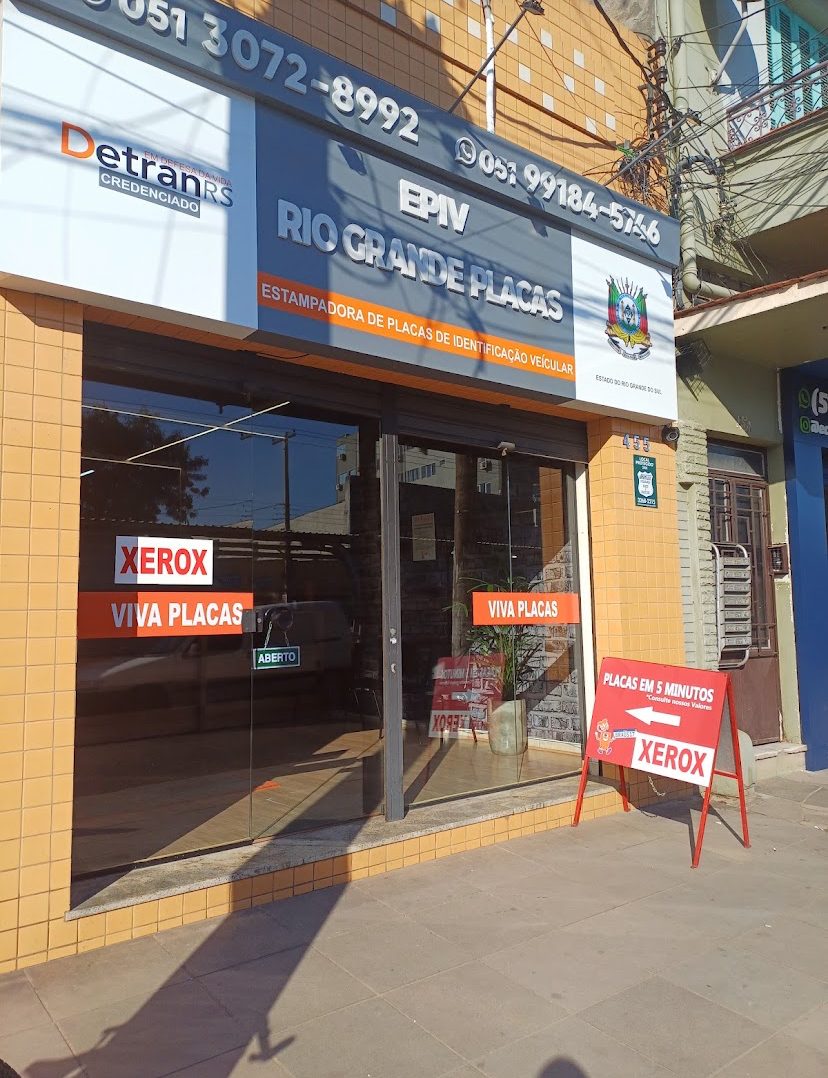 Fachada da loja Viva Placas em Porto Alegre — Assis Brasil